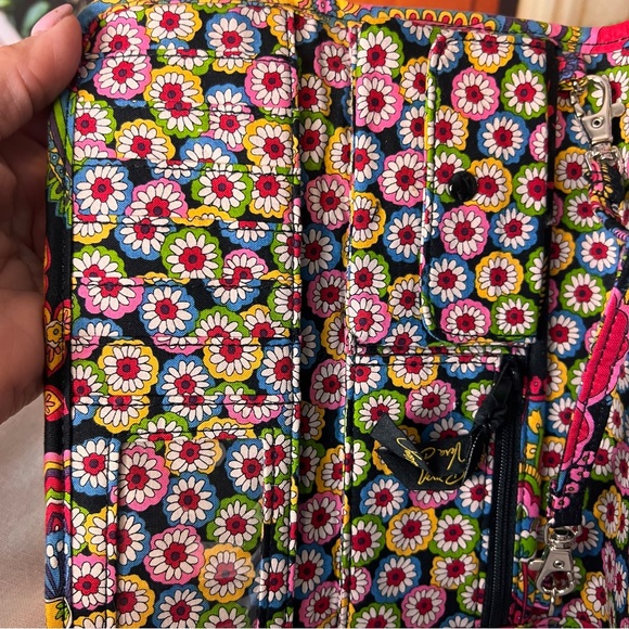 Vera Bradley Symphony in Hue Hot Pink Paisley Wallet with Daisy internal Print - Picture 9 of 17